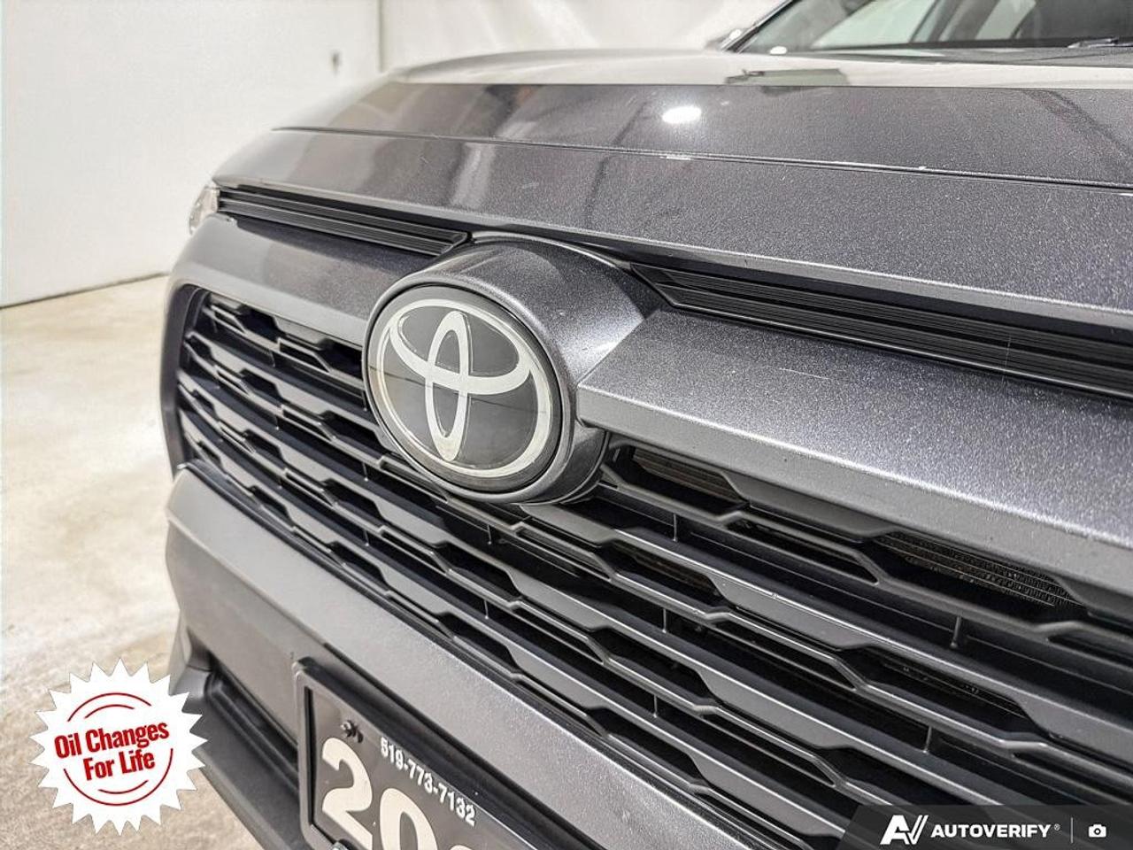 2021 Toyota RAV4 XLE AWD Photo