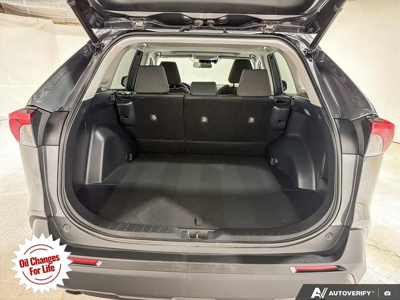 2021 Toyota RAV4 XLE AWD Photo