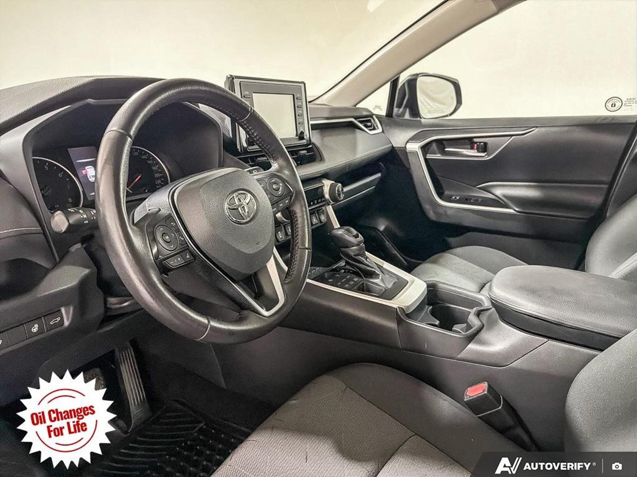 2021 Toyota RAV4 XLE AWD Photo