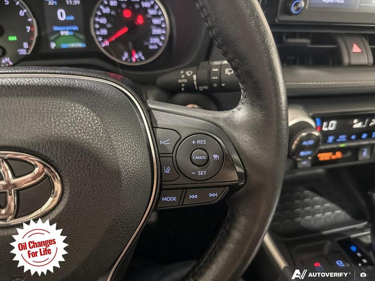 2021 Toyota RAV4 XLE AWD Photo