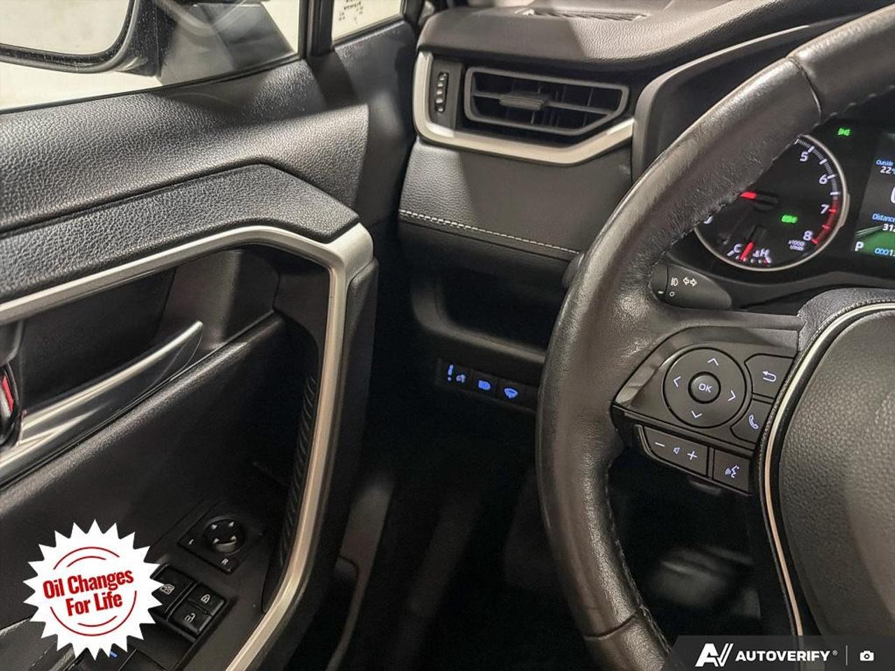 2021 Toyota RAV4 XLE AWD Photo