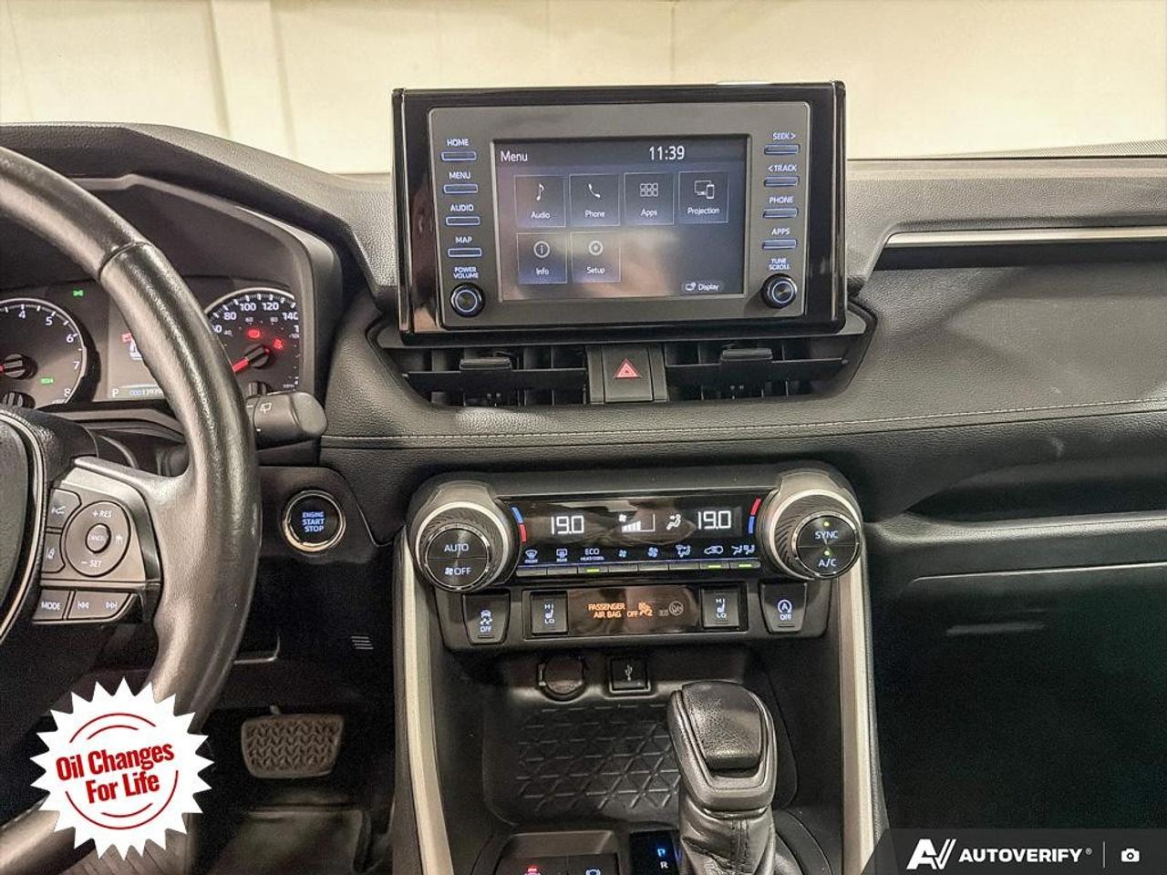 2021 Toyota RAV4 XLE AWD Photo