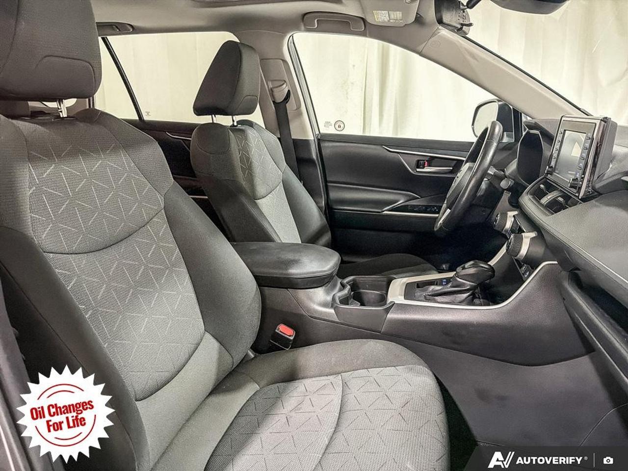 2021 Toyota RAV4 XLE AWD Photo