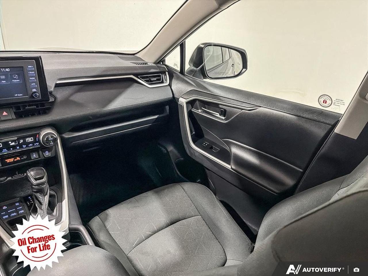 2021 Toyota RAV4 XLE AWD Photo