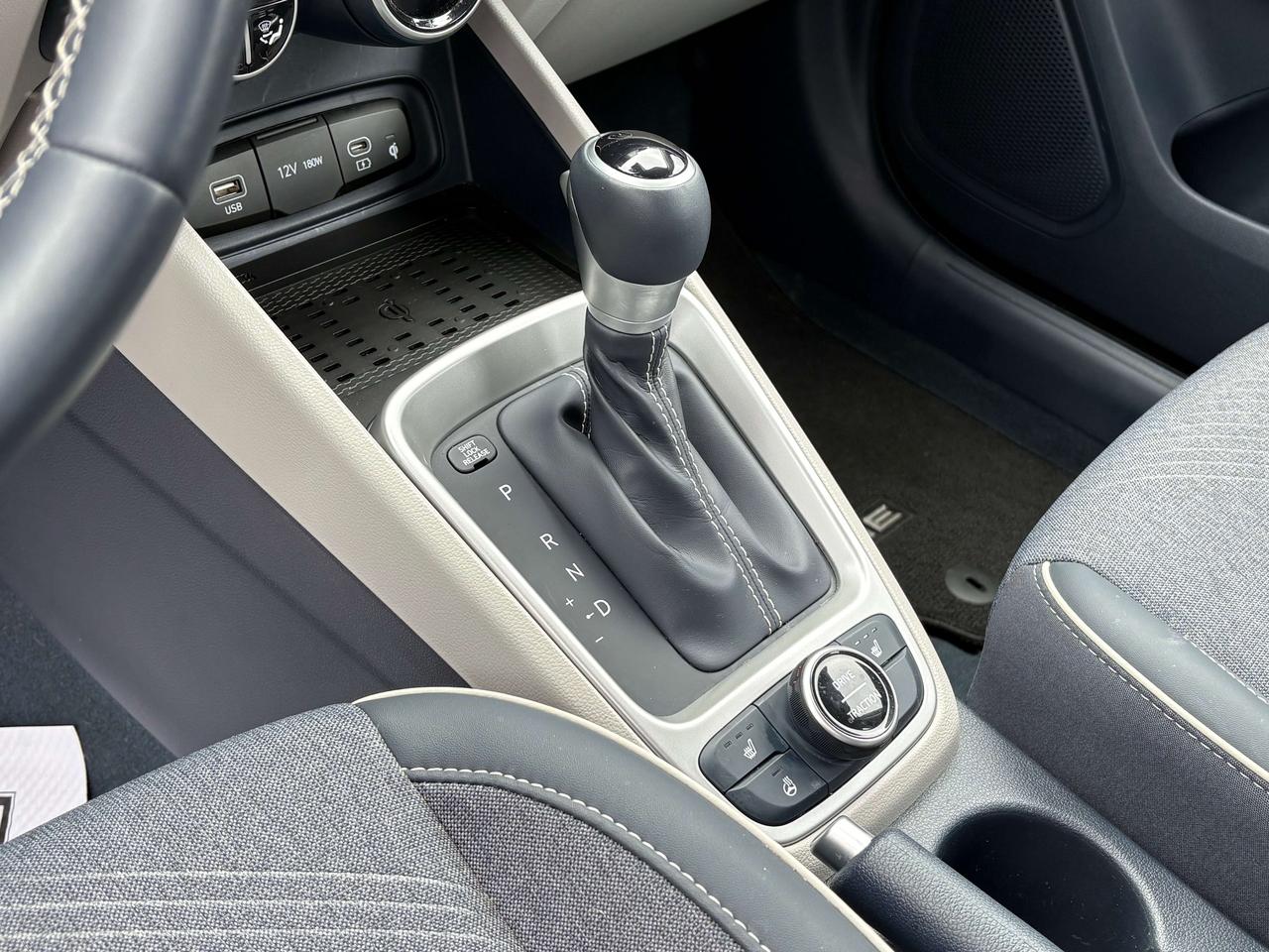 2026 Hyundai Venue Ultimate w/Denim Interior   Sunroof   Heated Seats Photo