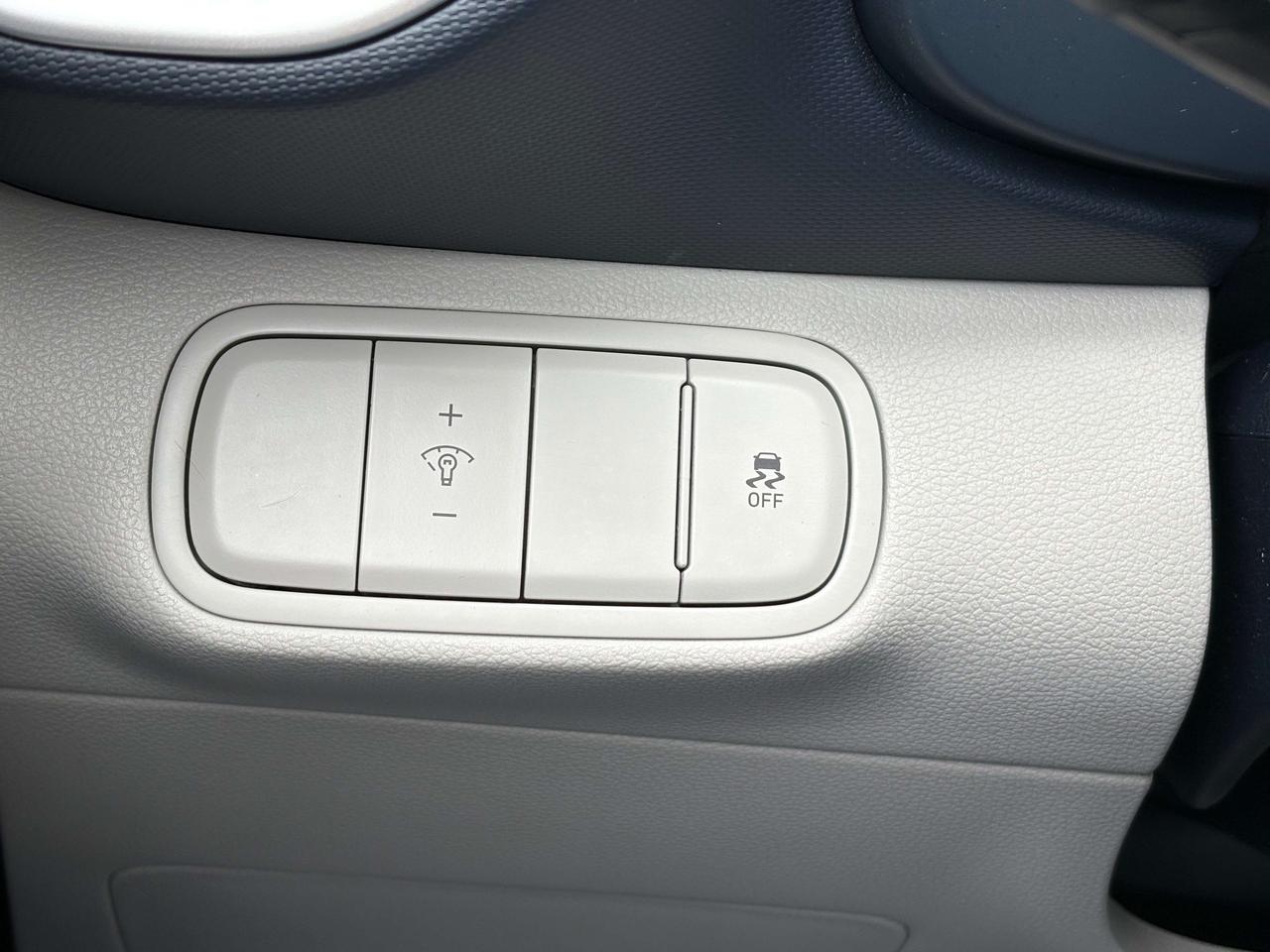 2026 Hyundai Venue Ultimate w/Denim Interior   Sunroof   Heated Seats Photo