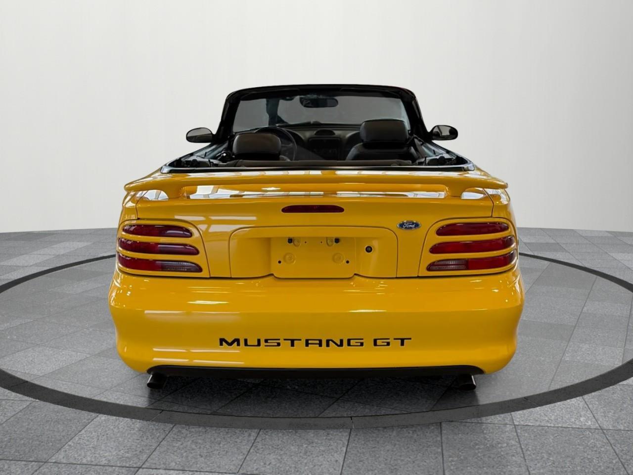1995 Ford Mustang  Photo