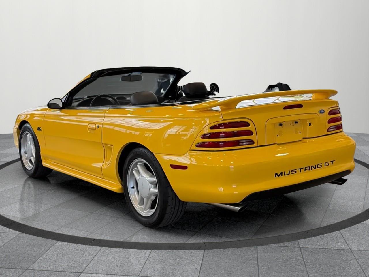 1995 Ford Mustang  Photo