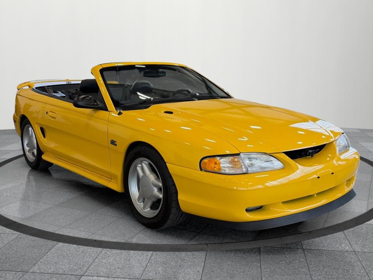 1995 Ford Mustang  Photo
