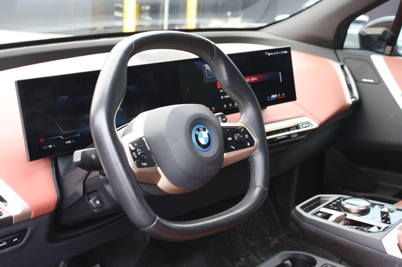 2024 BMW iX M60 xDrive Photo