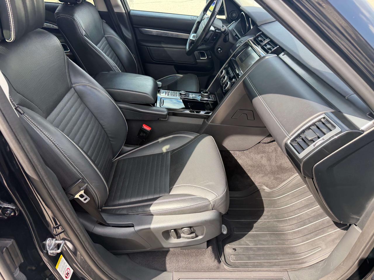 2017 Land Rover Discovery First Edition,Cooled Seat,Leather,Roof, Navigation Photo