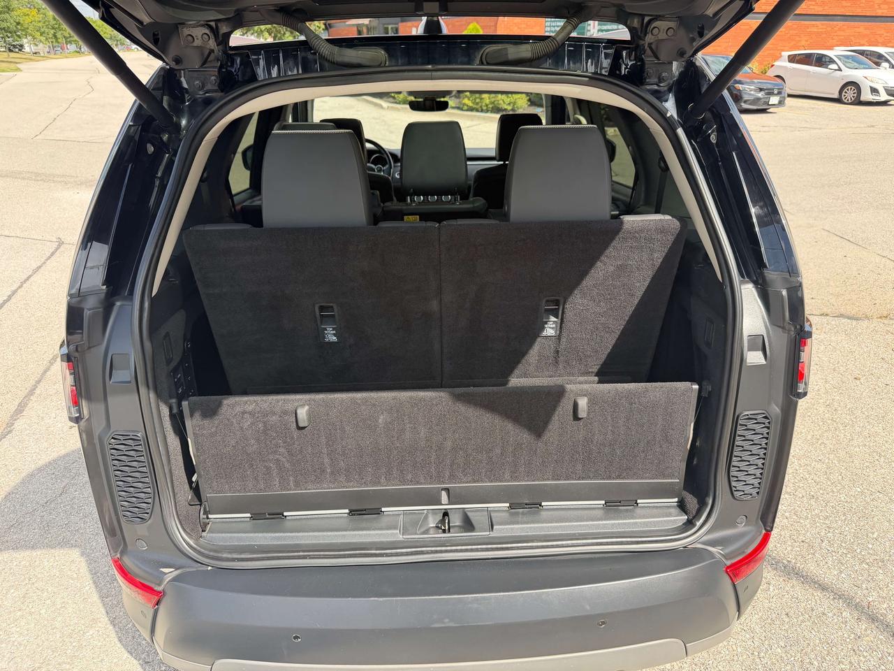 2017 Land Rover Discovery First Edition,Cooled Seat,Leather,Roof, Navigation Photo