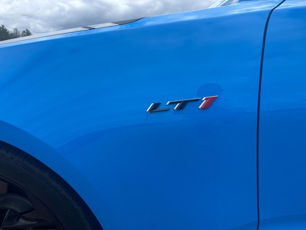 2022 Chevrolet Camaro LT1 2dr Convertible Photo2