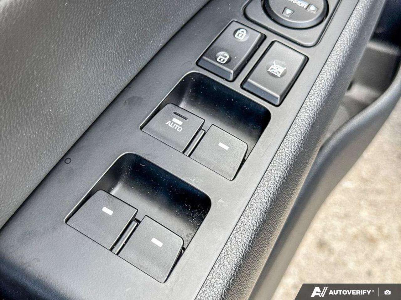 2020 Hyundai Elantra Ultimate   LTHR   HTD STEER WHEEL   SUNROOF Photo