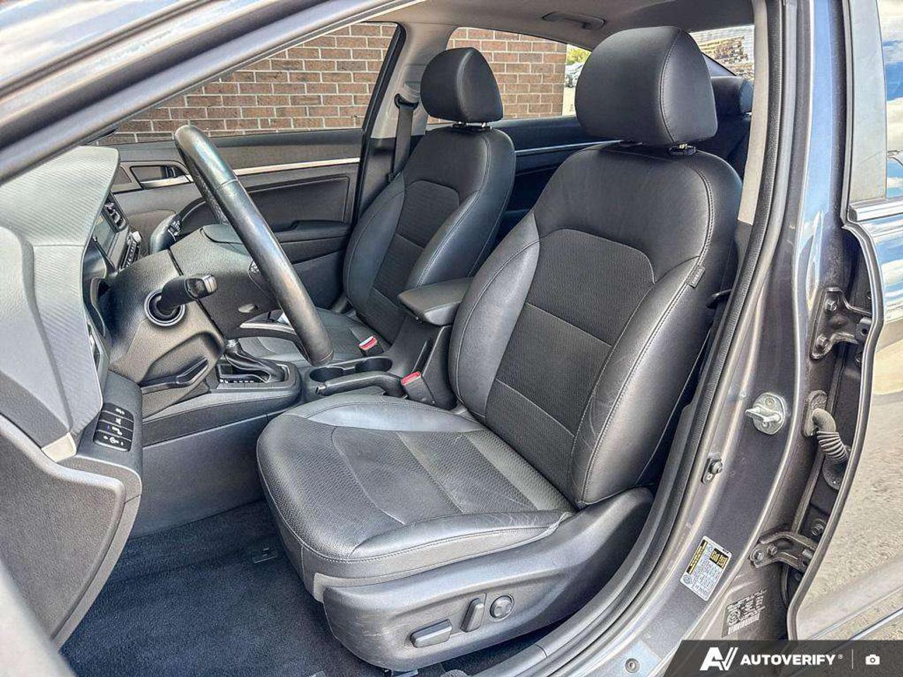 2020 Hyundai Elantra Ultimate   LTHR   HTD STEER WHEEL   SUNROOF Photo