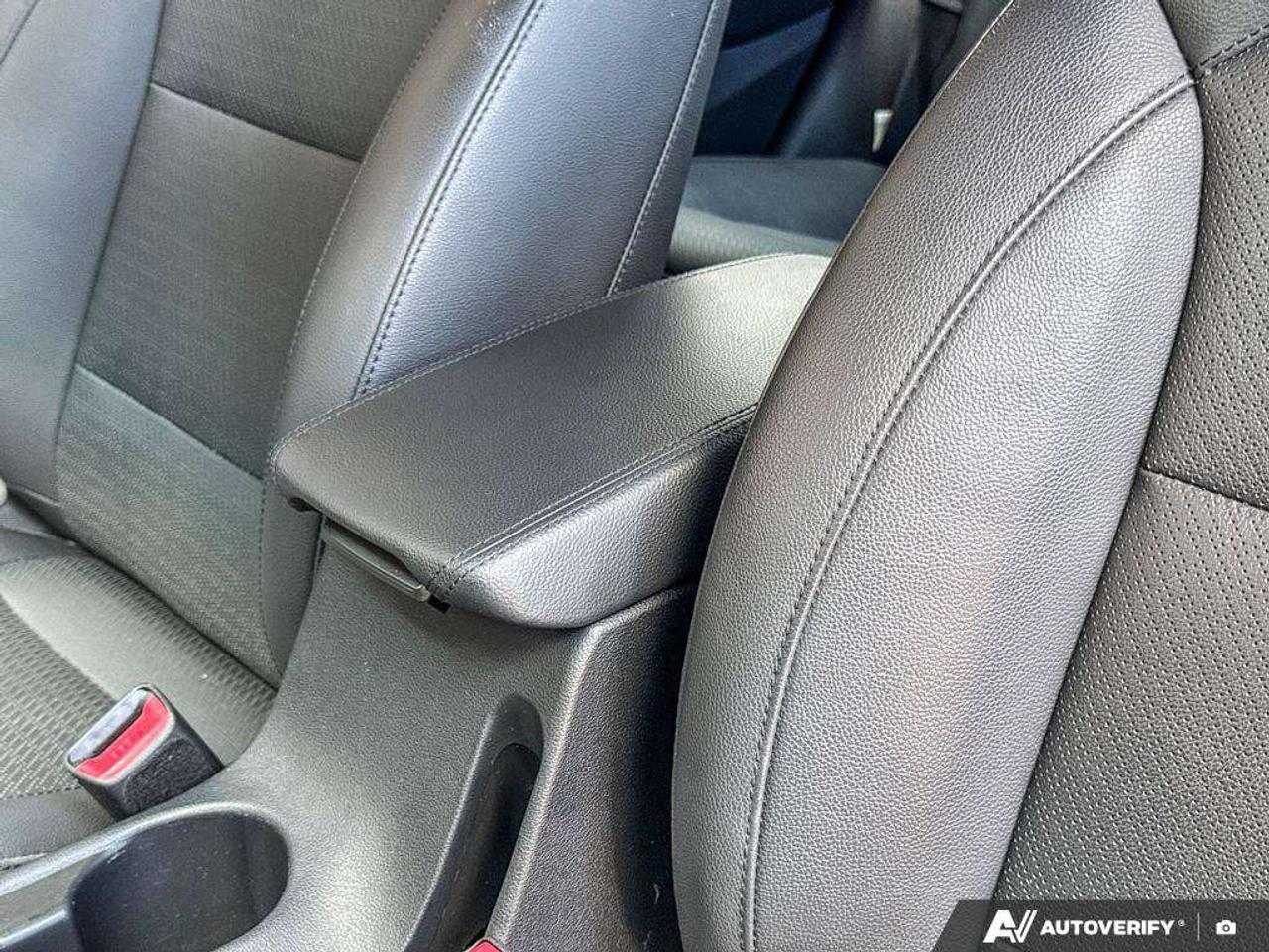 2020 Hyundai Elantra Ultimate   LTHR   HTD STEER WHEEL   SUNROOF Photo