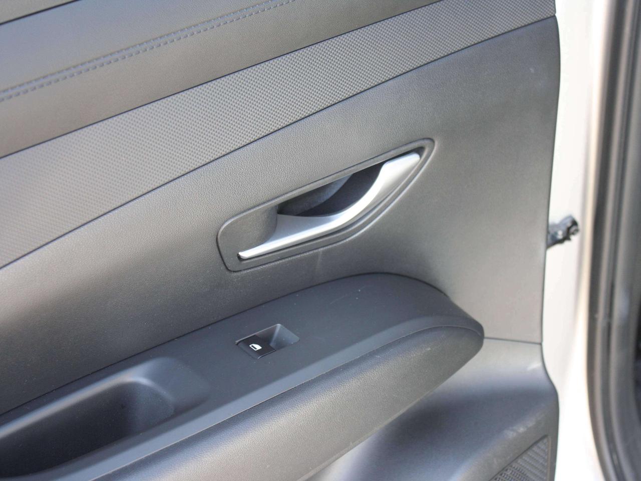 2026 Hyundai Tucson Preferred / Heated Seats / Blind Spot / CarPlay Photo