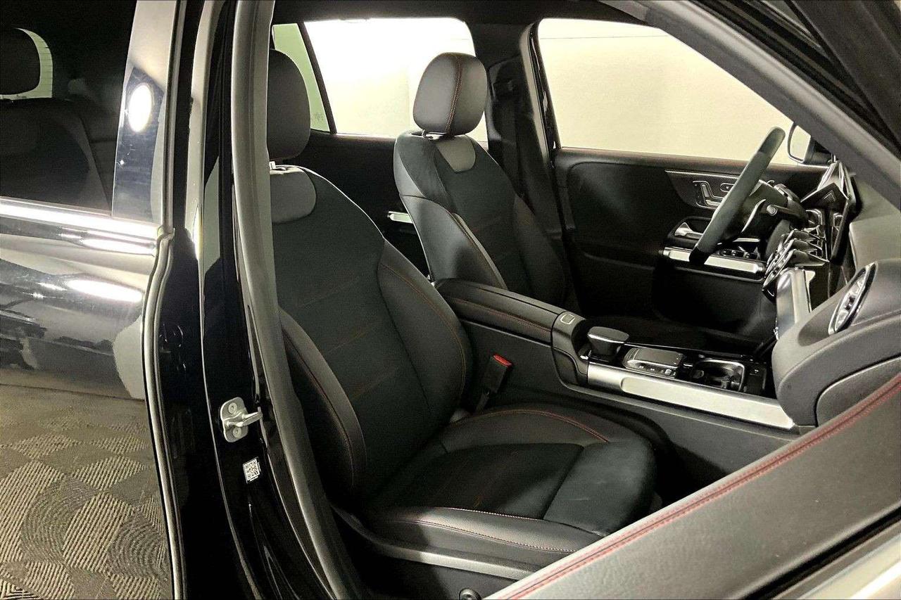 2023 Mercedes-Benz GLB AMG GLB 35 4MATIC SUV Photo
