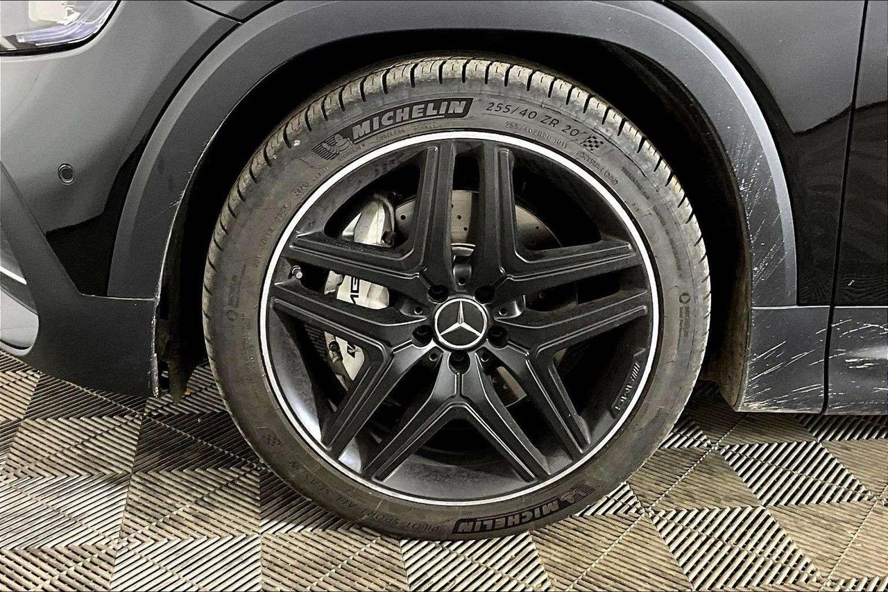 2023 Mercedes-Benz GLB AMG GLB 35 4MATIC SUV Photo