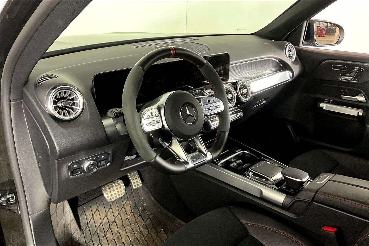 2023 Mercedes-Benz GLB AMG GLB 35 4MATIC SUV Photo