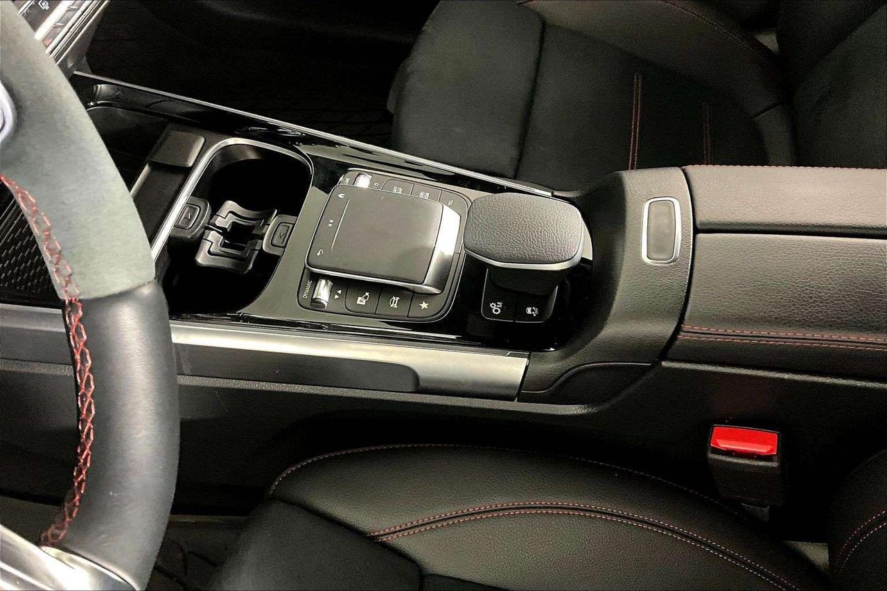 2023 Mercedes-Benz GLB AMG GLB 35 4MATIC SUV Photo