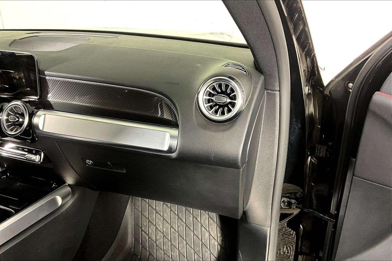 2023 Mercedes-Benz GLB AMG GLB 35 4MATIC SUV Photo