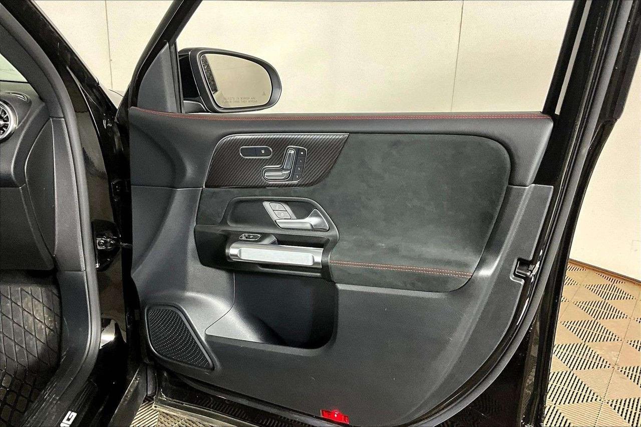 2023 Mercedes-Benz GLB AMG GLB 35 4MATIC SUV Photo