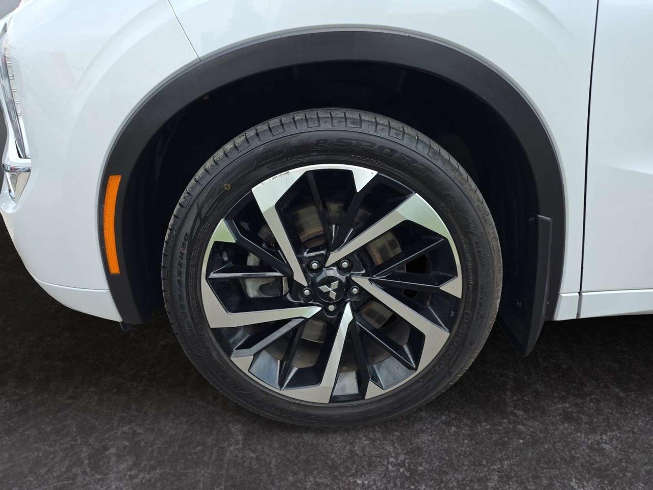 2022 Mitsubishi Outlander GT S-AWC * 1 OWNER / HUD / DRIVER ASSIST / 7 PASSENGERS / 360 Photo