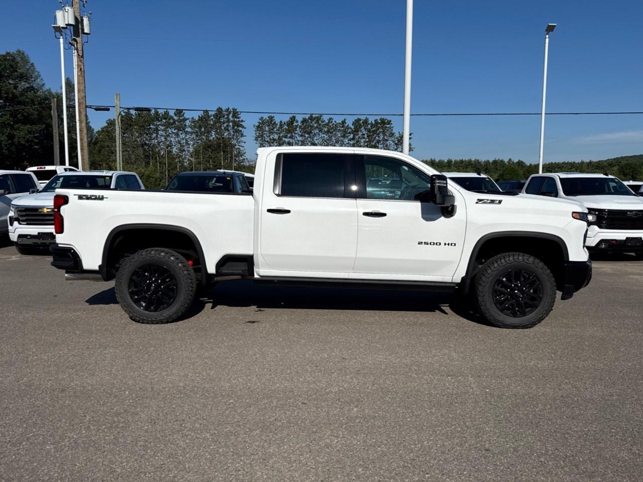2026 Chevrolet SILVERADO 2500HD 4WD Crew Cab Standard Box LTZ Photo