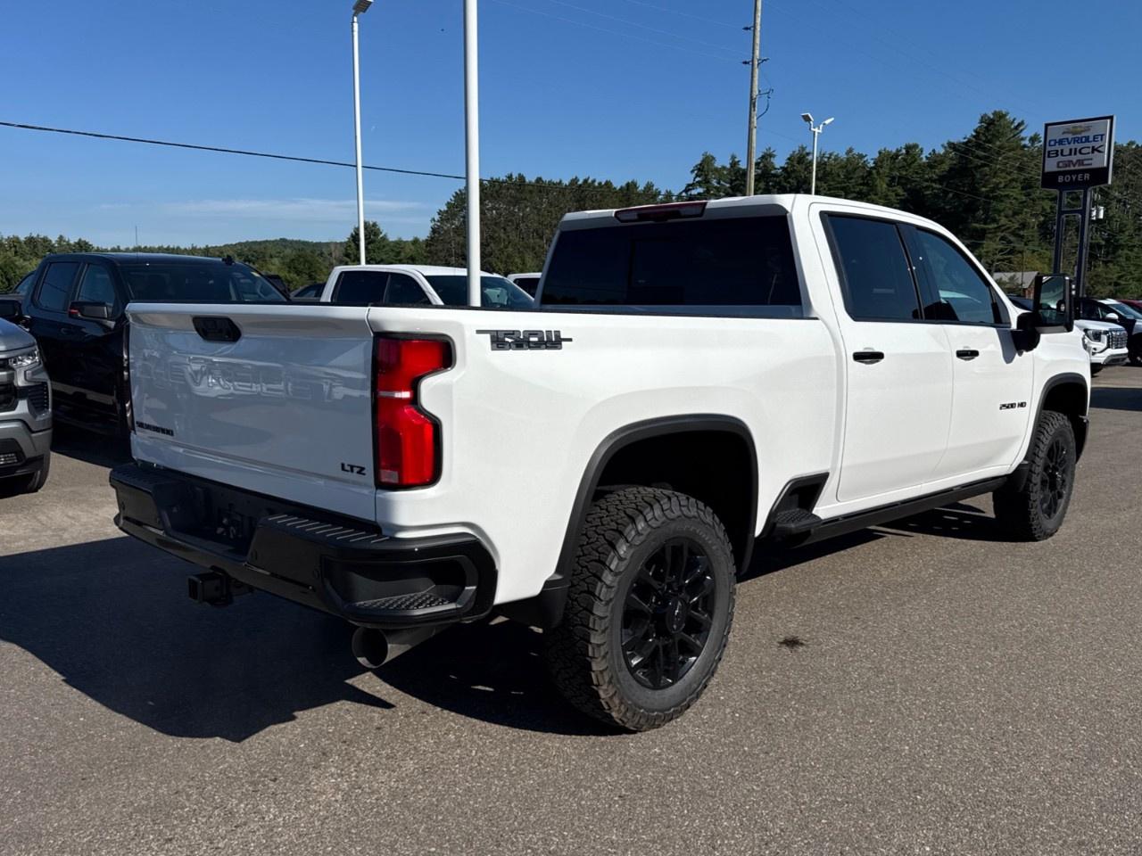 2026 Chevrolet SILVERADO 2500HD 4WD Crew Cab Standard Box LTZ Photo