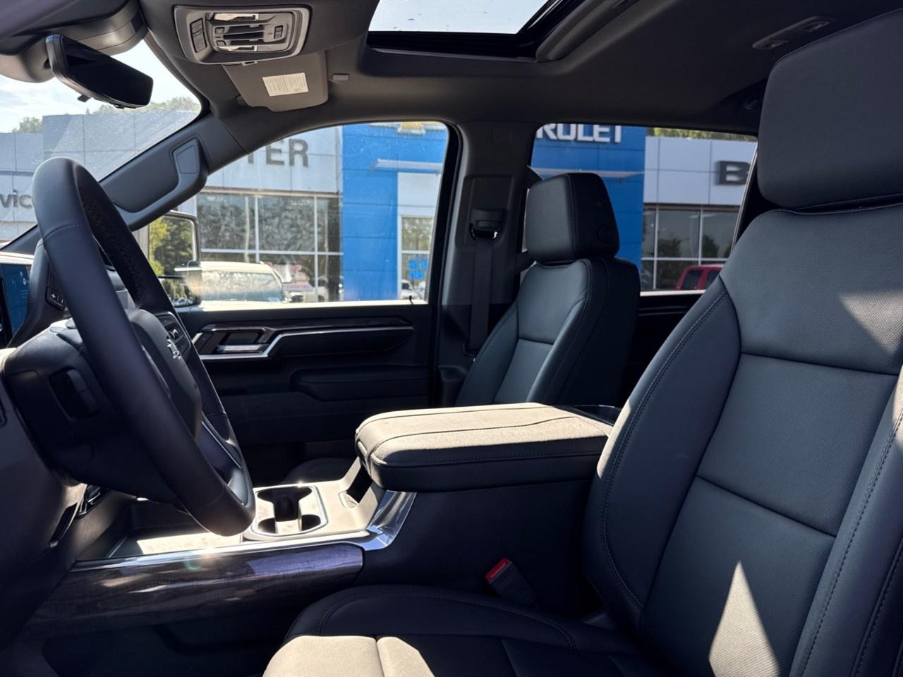 2026 Chevrolet SILVERADO 2500HD 4WD Crew Cab Standard Box LTZ Photo