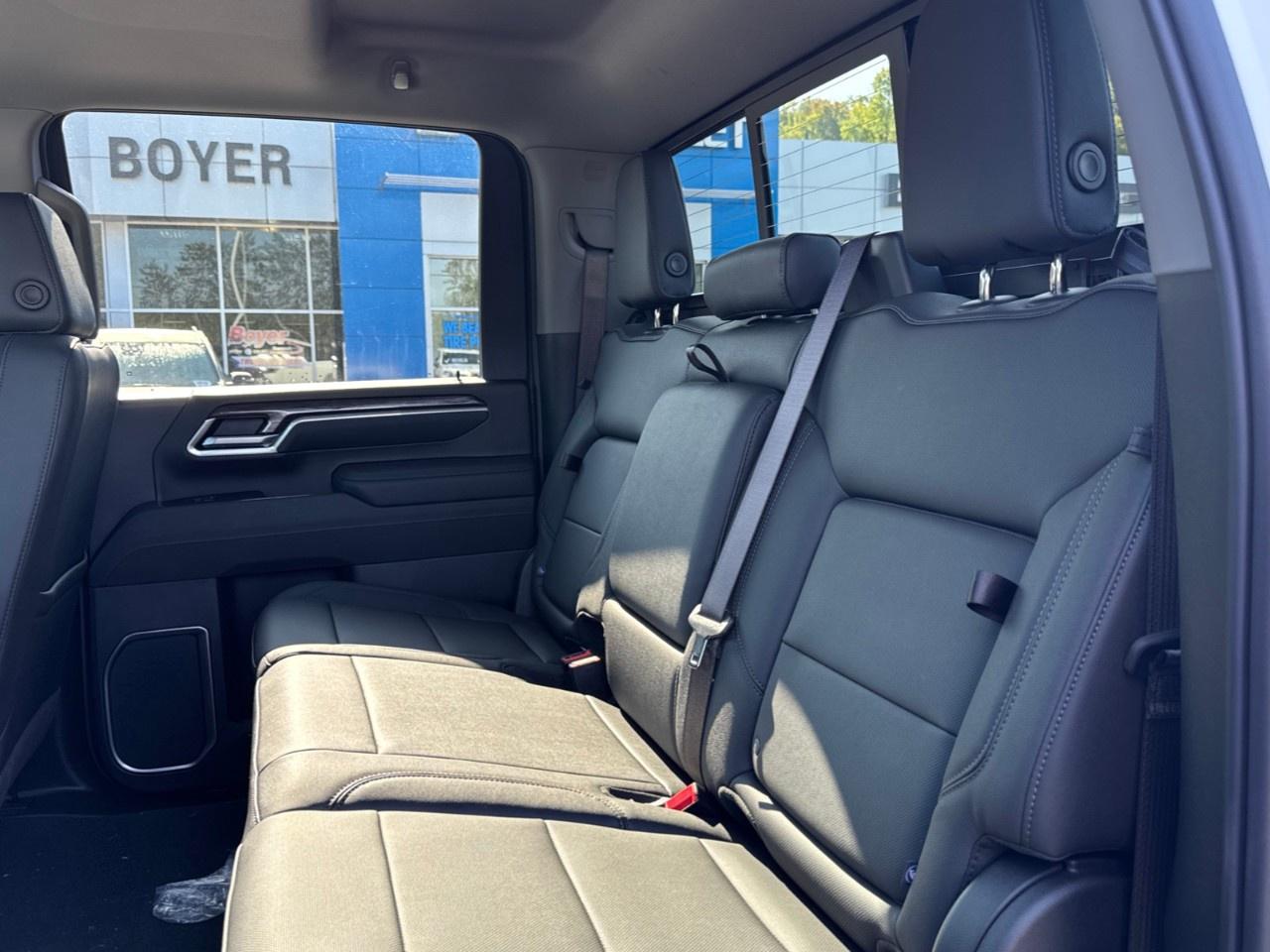 2026 Chevrolet SILVERADO 2500HD 4WD Crew Cab Standard Box LTZ Photo