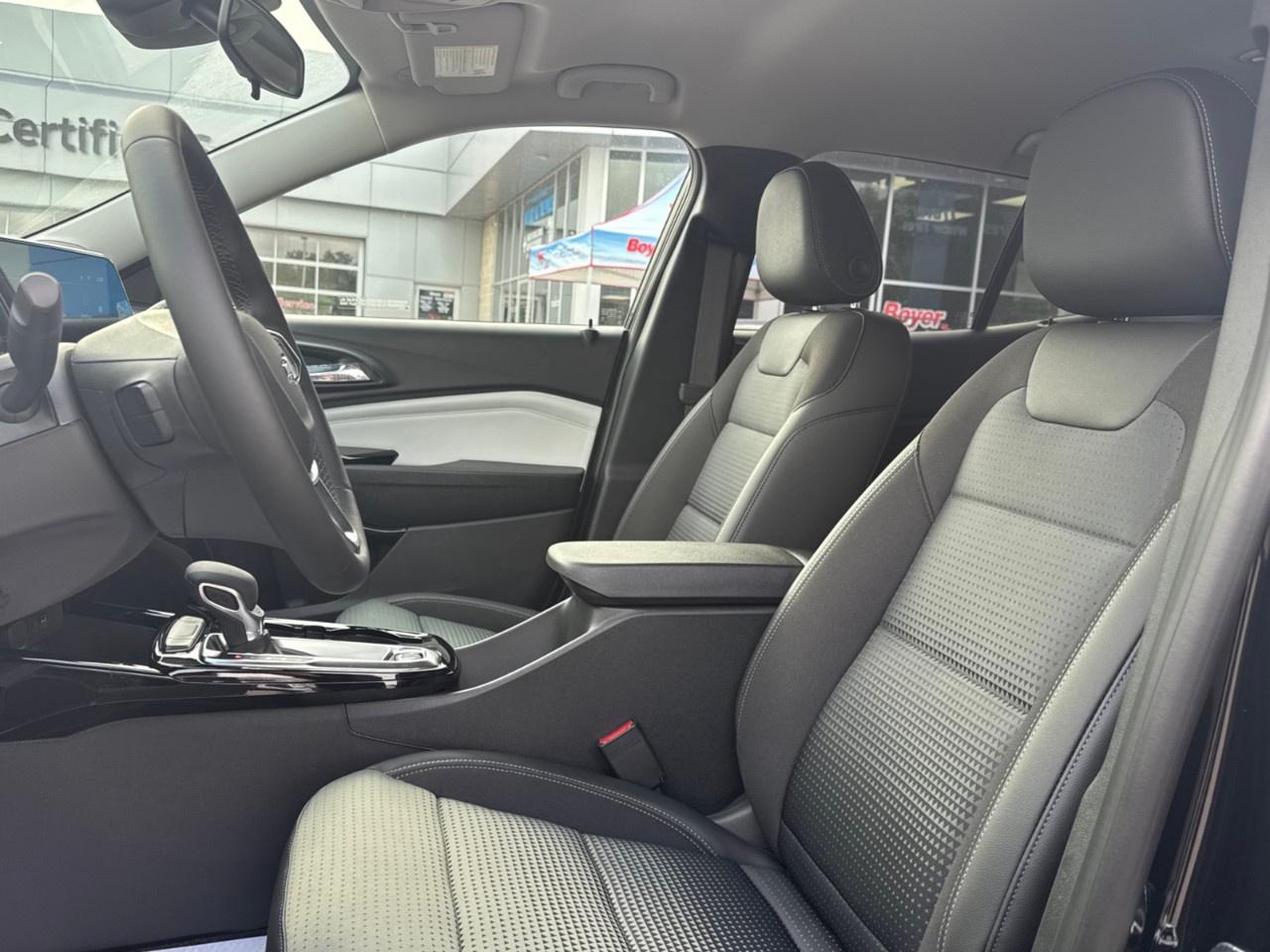 2026 Chevrolet Trax Fwd 4dr Lt Photo