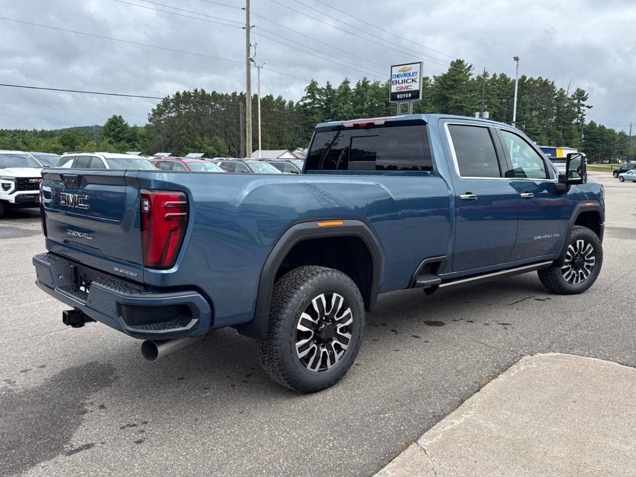 2026 GMC Sierra 3500HD 4WD Crew Cab Long Box Denali Ultimate Photo