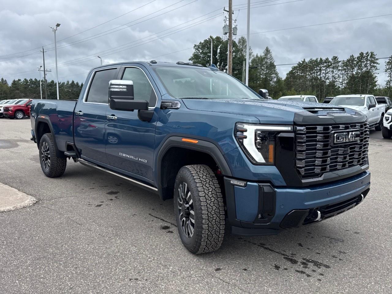 2026 GMC Sierra 3500HD 4WD Crew Cab Long Box Denali Ultimate Photo2