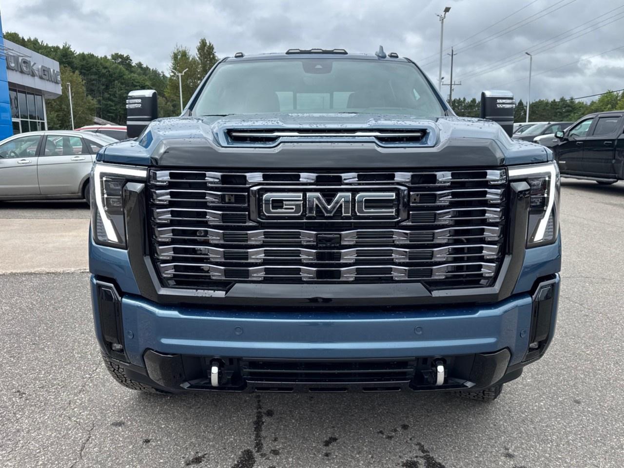 2026 GMC Sierra 3500HD 4WD Crew Cab Long Box Denali Ultimate Photo1