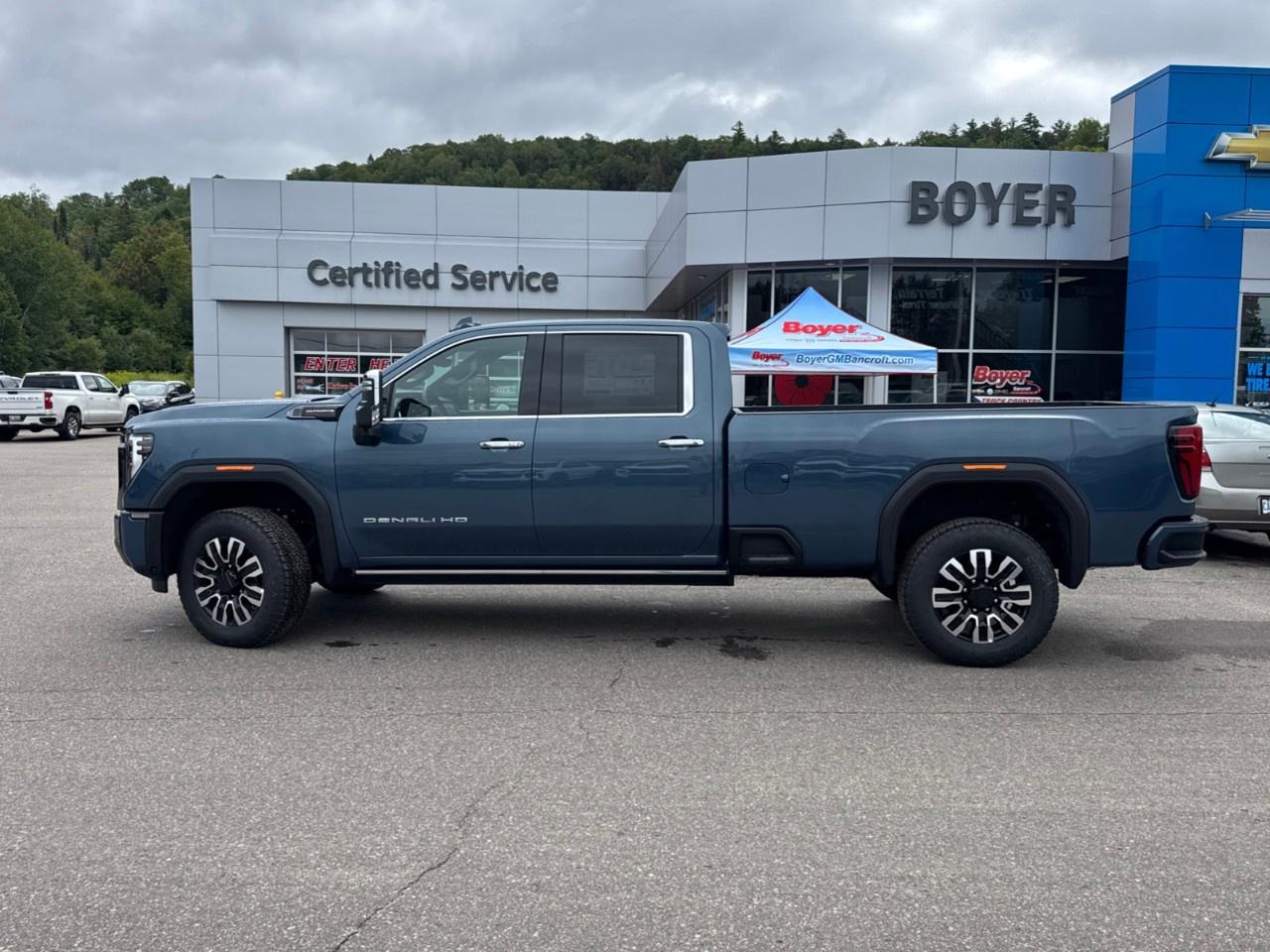 2026 GMC Sierra 3500HD 4WD Crew Cab Long Box Denali Ultimate Photo
