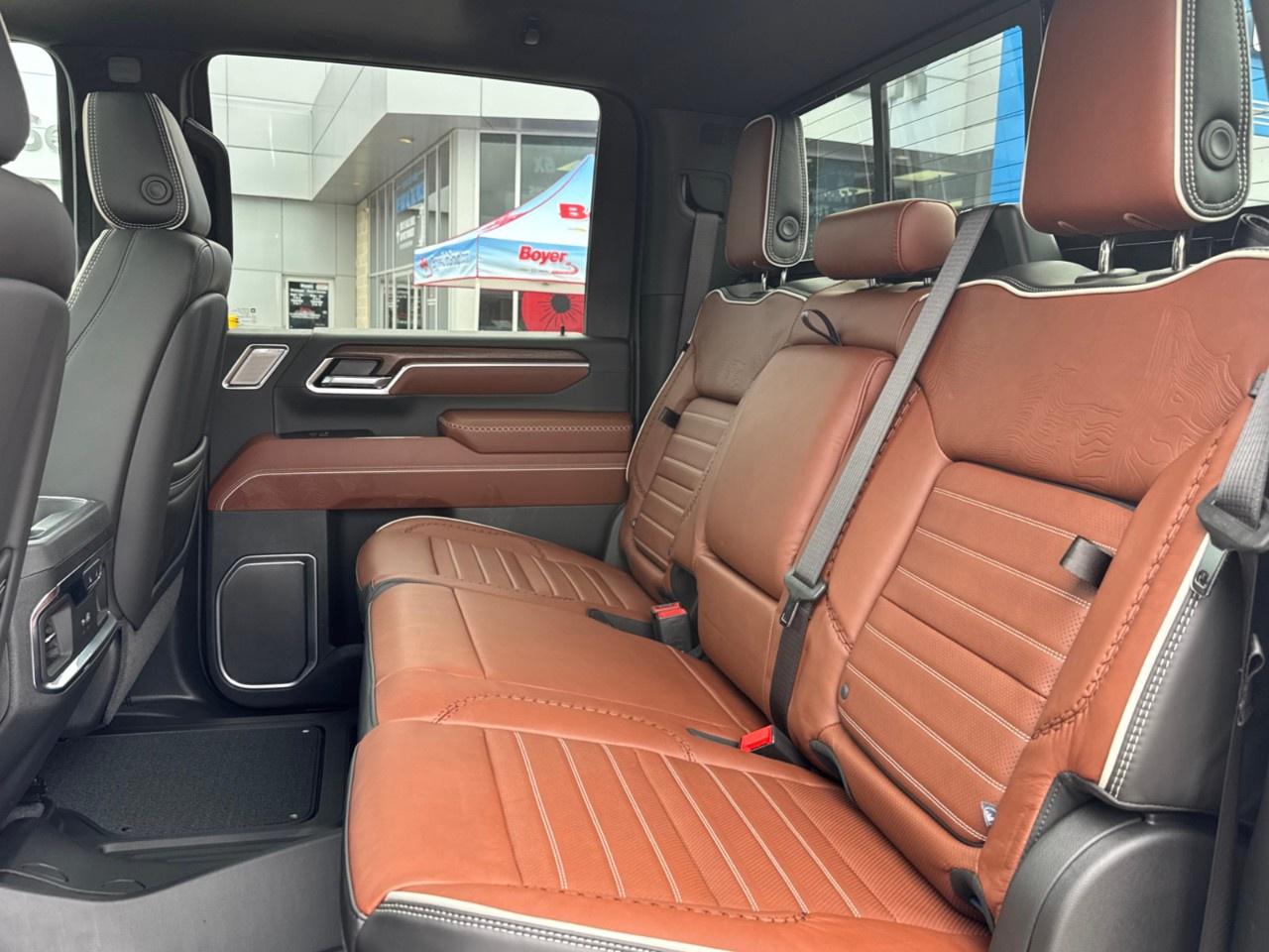 2026 GMC Sierra 3500HD 4WD Crew Cab Long Box Denali Ultimate Photo
