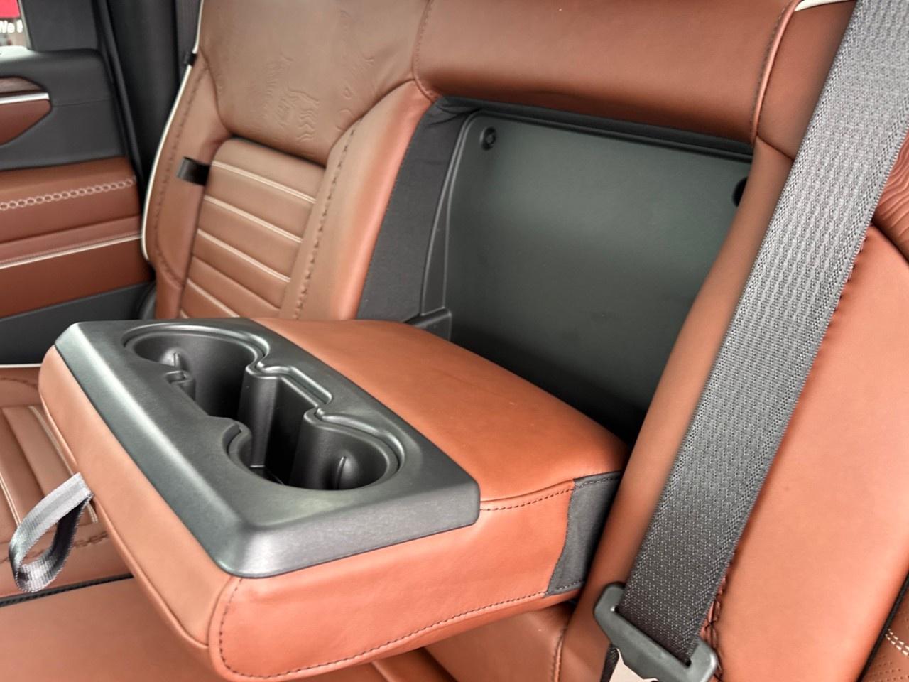 2026 GMC Sierra 3500HD 4WD Crew Cab Long Box Denali Ultimate Photo