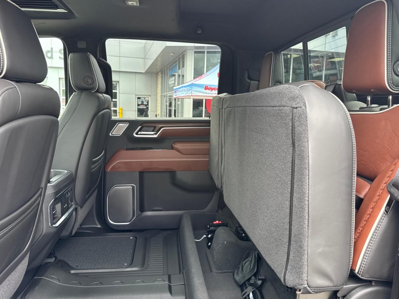2026 GMC Sierra 3500HD 4WD Crew Cab Long Box Denali Ultimate Photo