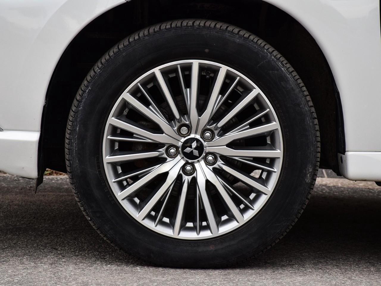 2021 Mitsubishi Outlander Plug-In Hybrid SE 4dr S-AWC Photo