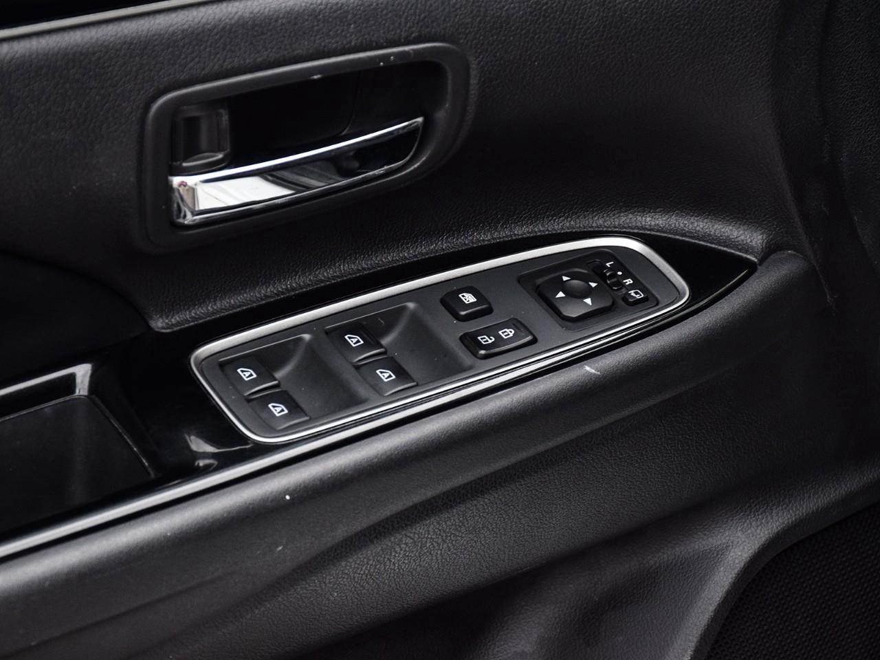 2021 Mitsubishi Outlander Plug-In Hybrid SE 4dr S-AWC Photo