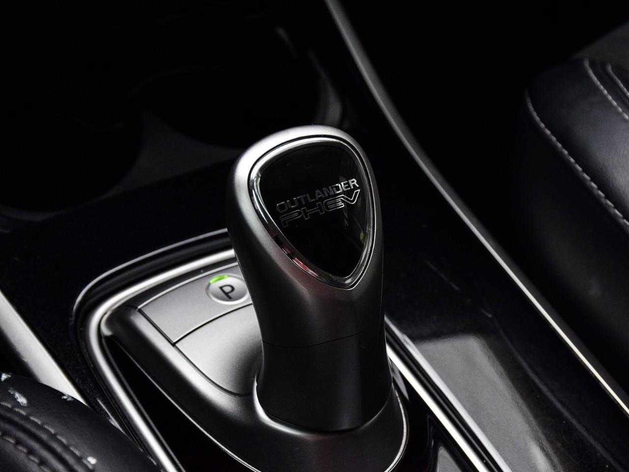 2021 Mitsubishi Outlander Plug-In Hybrid SE 4dr S-AWC Photo