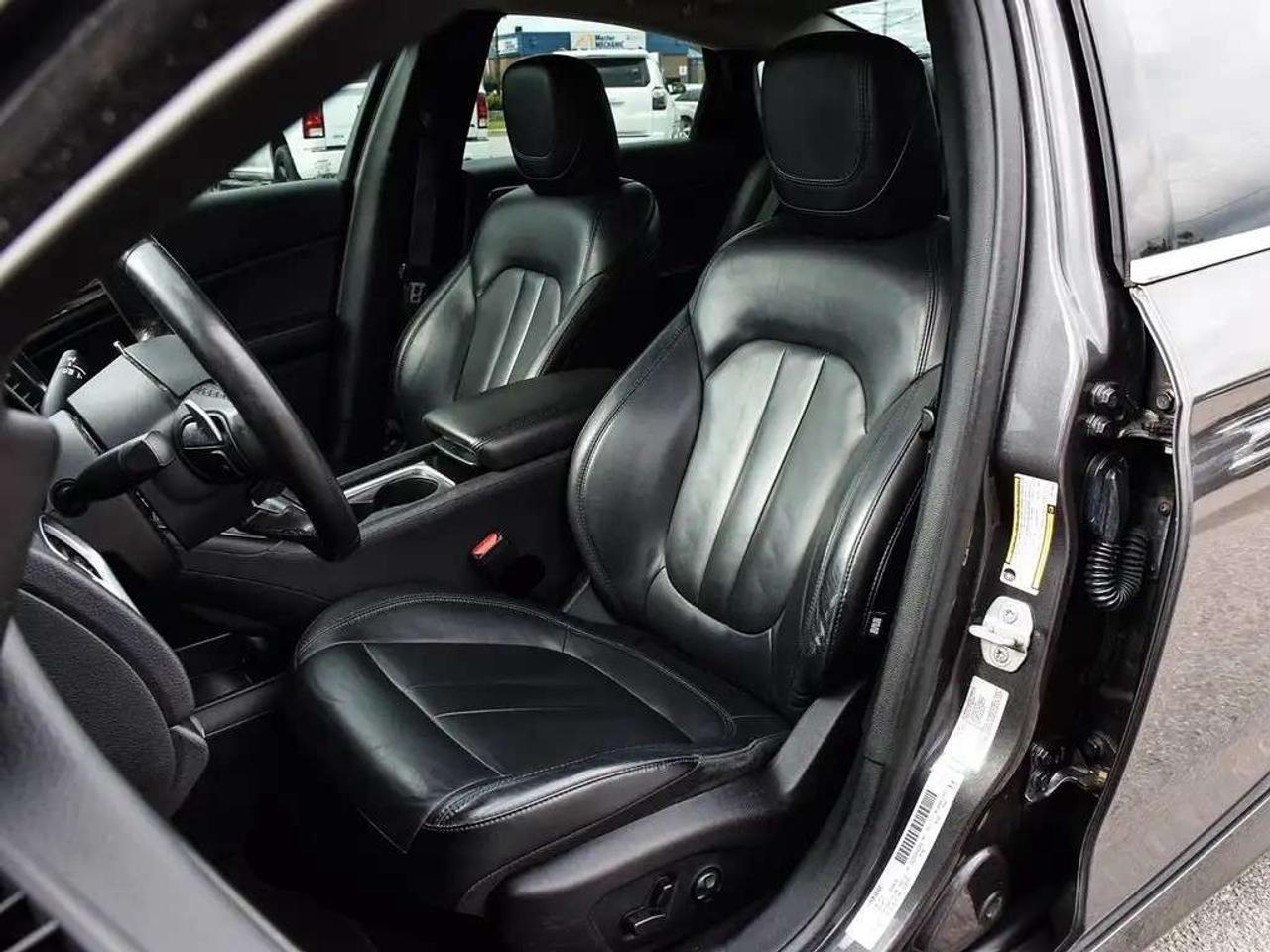 2015 Chrysler 200 C ~Nav ~Heated Leather ~Moonroof ~Bluetooth ~Cam Photo