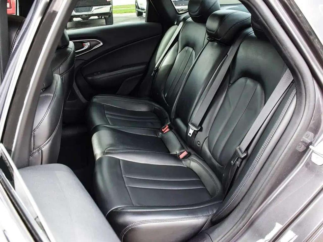 2015 Chrysler 200 C ~Nav ~Heated Leather ~Moonroof ~Bluetooth ~Cam Photo