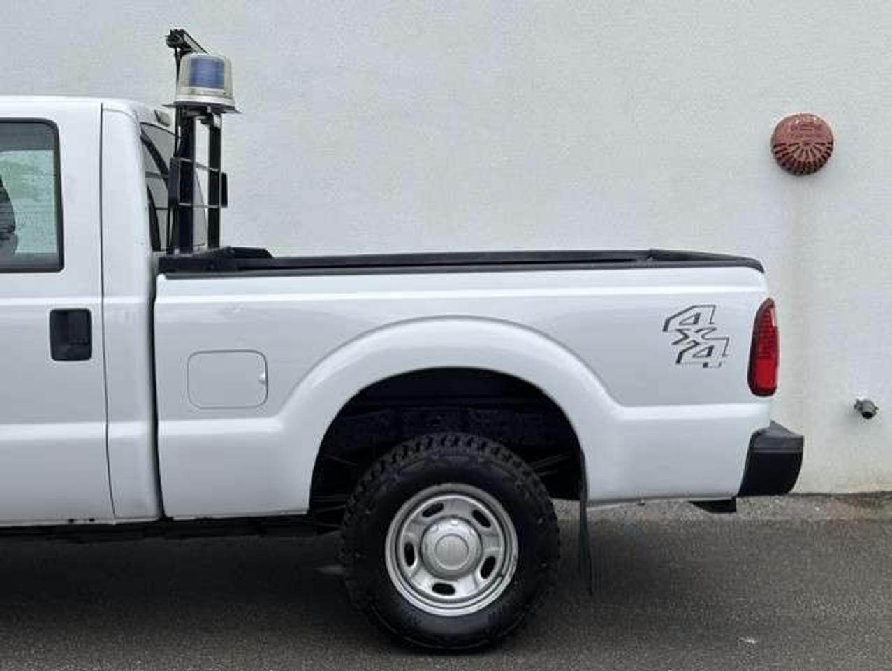 2013 Ford F-250 4WD 6.7L POWER STROKE DIESEL-WESTERN V SNOW PLOW!! Photo2