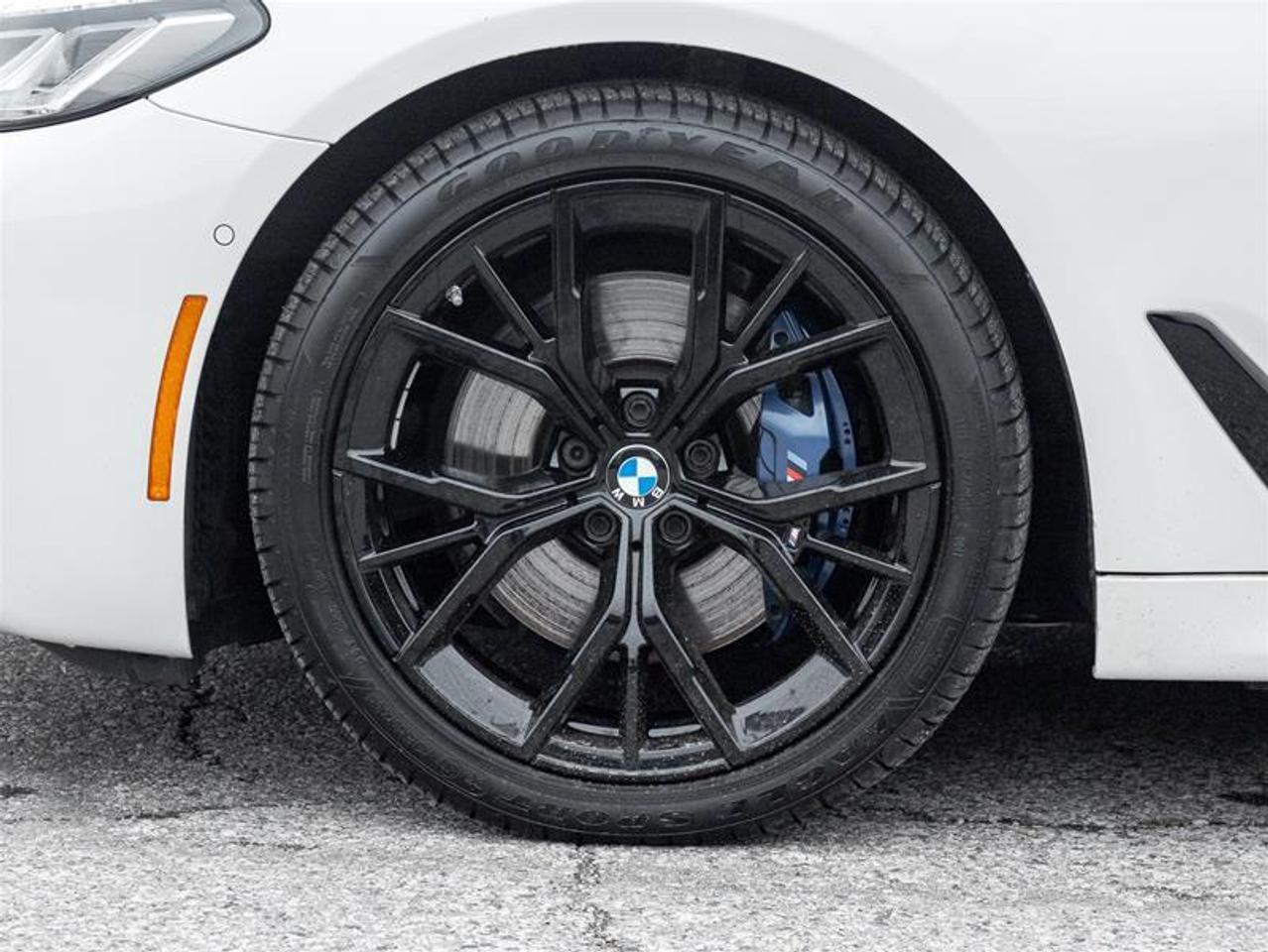 2023 BMW 530 i xDrive 4dr All-Wheel Drive Sedan Photo
