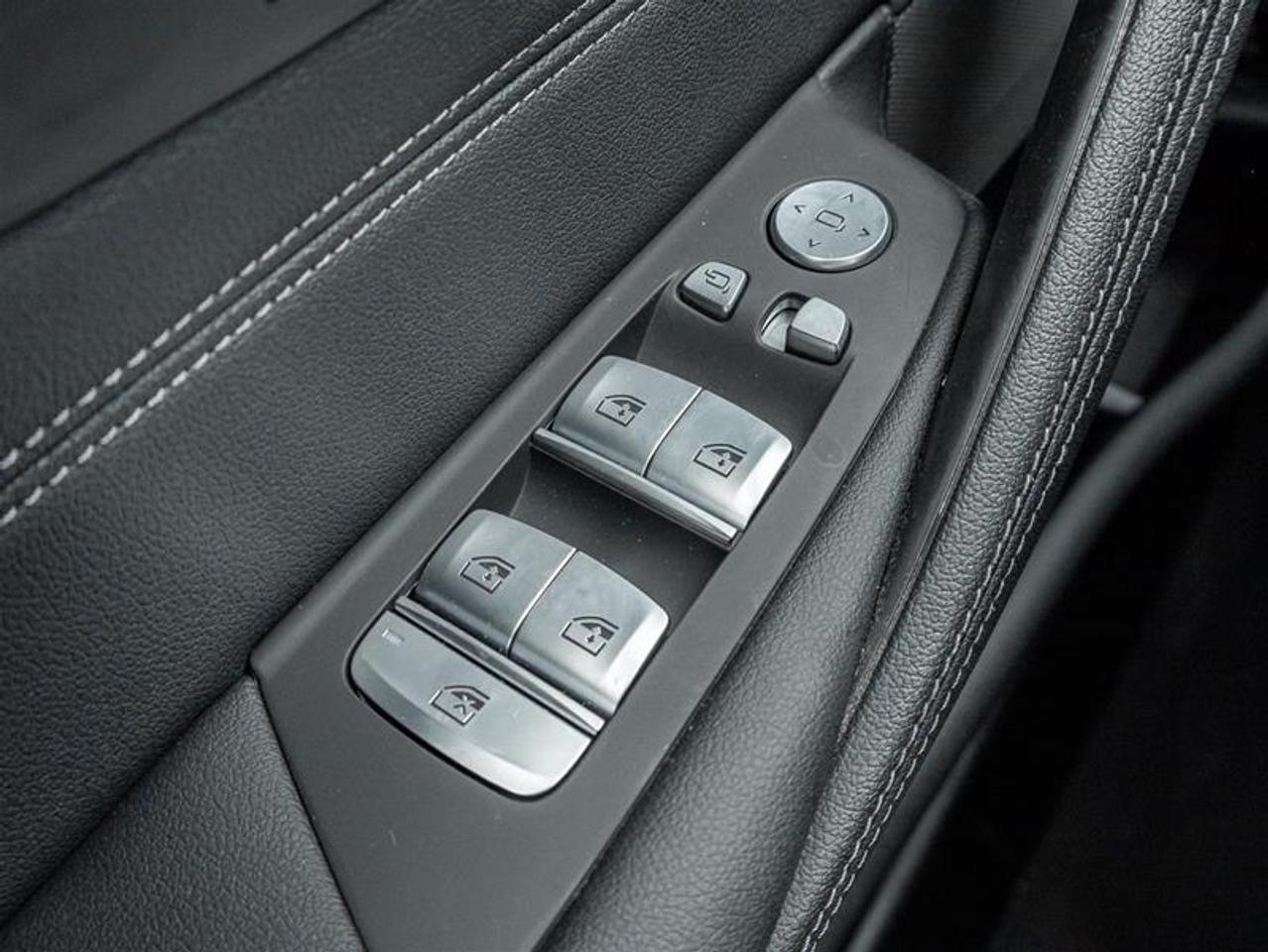 2023 BMW 530 i xDrive 4dr All-Wheel Drive Sedan Photo