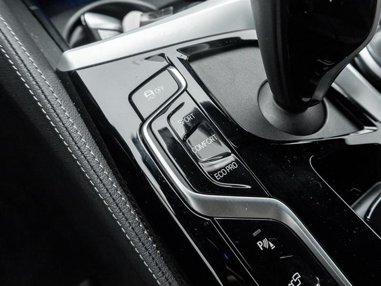 2023 BMW 530 i xDrive 4dr All-Wheel Drive Sedan Photo