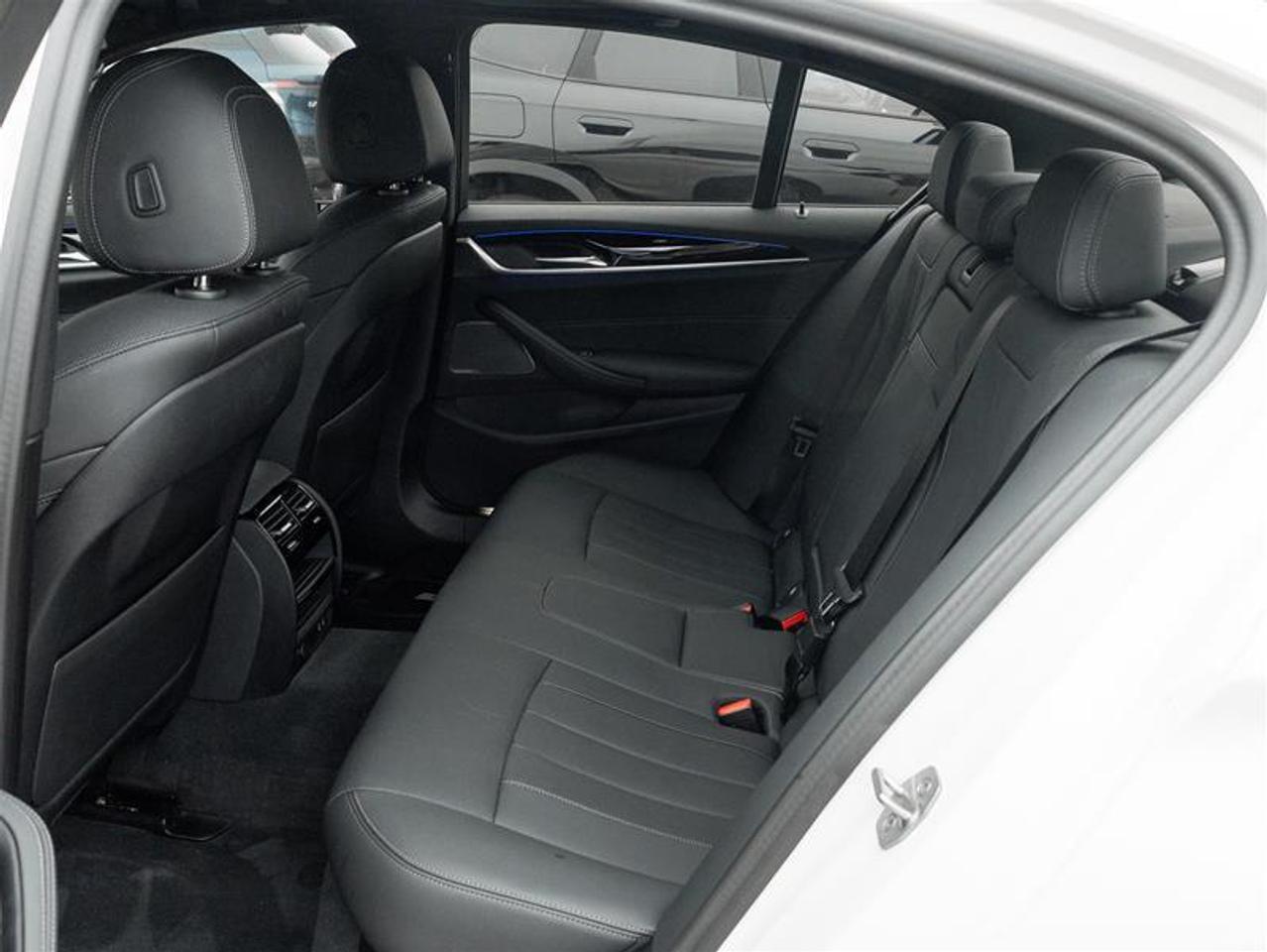 2023 BMW 530 i xDrive 4dr All-Wheel Drive Sedan Photo